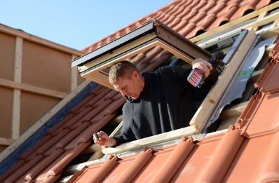 Pose de fenêtres de toit Velux à Rogny